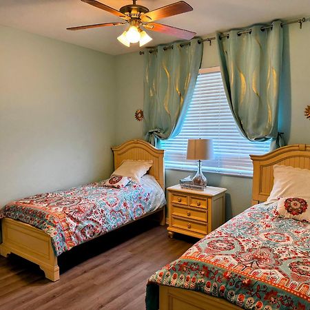 Stunning 2-Bedroom Plus Den Condo In Greenlinks Resort North North Naples Kültér fotó
