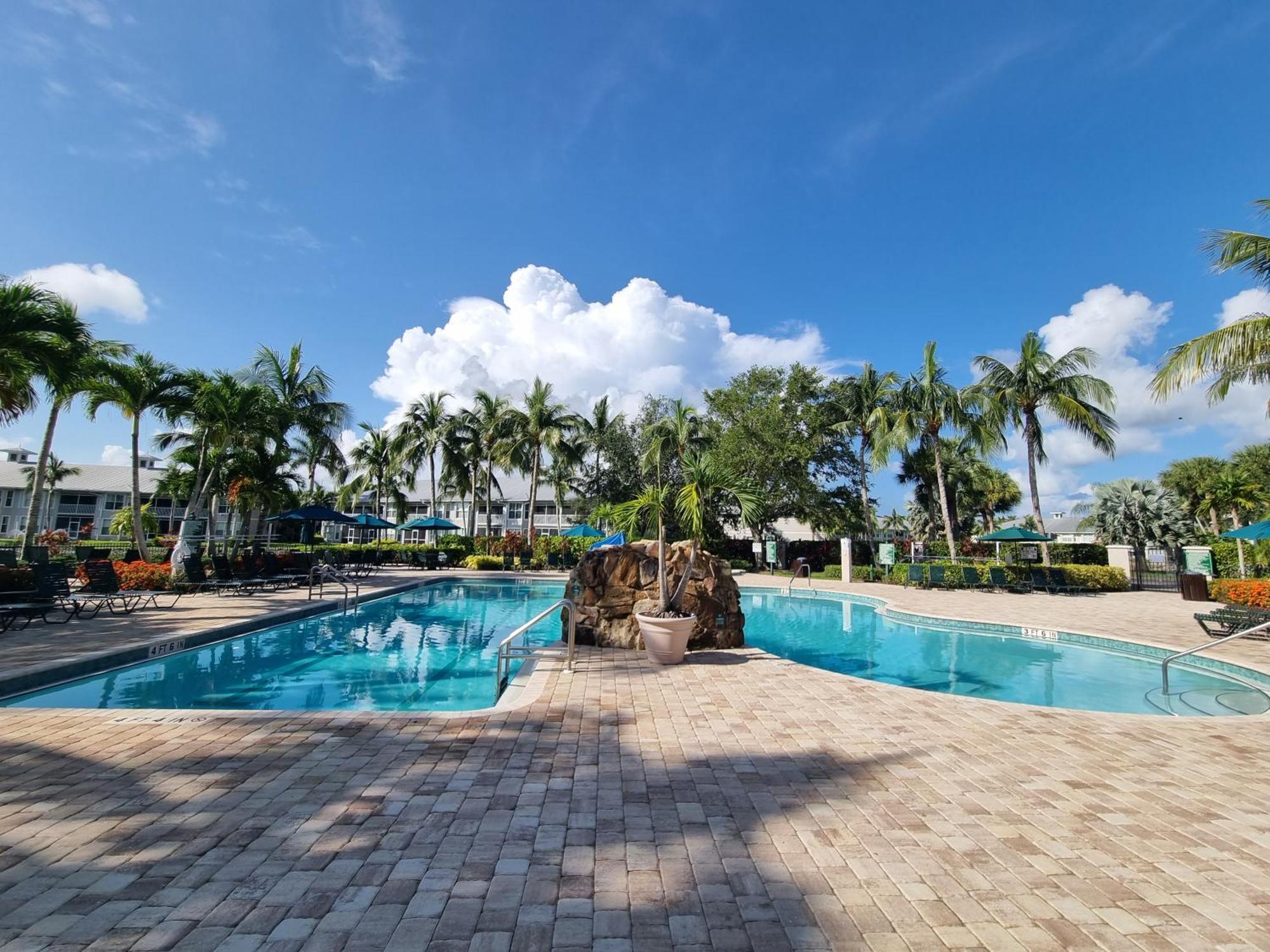 Stunning 2-Bedroom Plus Den Condo In Greenlinks Resort North North Naples Kültér fotó