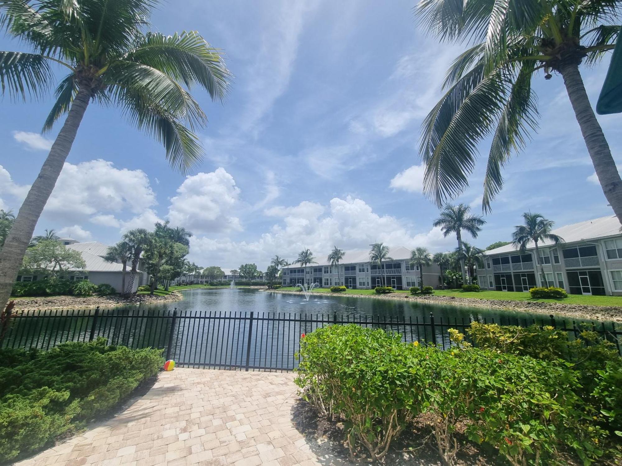 Stunning 2-Bedroom Plus Den Condo In Greenlinks Resort North North Naples Kültér fotó